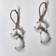 Vintage 1980s Nacy&Rise Milk-Drop Gold-Tone Victorian-Style Necklace & Earrings