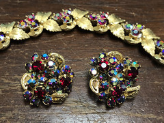 VINTAGE RED AB AURORA BOREALIS BRACELET & CLIP ON EARRINGS SET