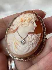 VINTAGE 14K WHITE GOLD LARGE SHELL CAMEO DIAMOND PIN BROOCH CONVERTABLE PENDANT