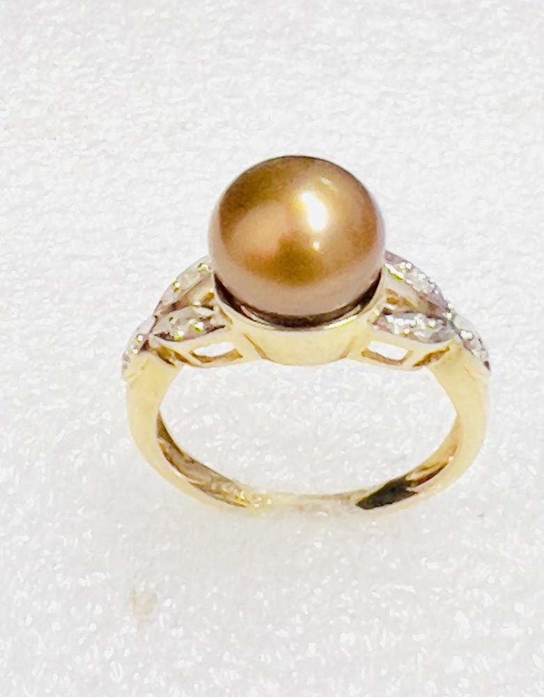 Vintage 14K Yellow Gold 9mm Cultured Pearl &.05 Tcw. Diamond Ladies Ring Sz 6