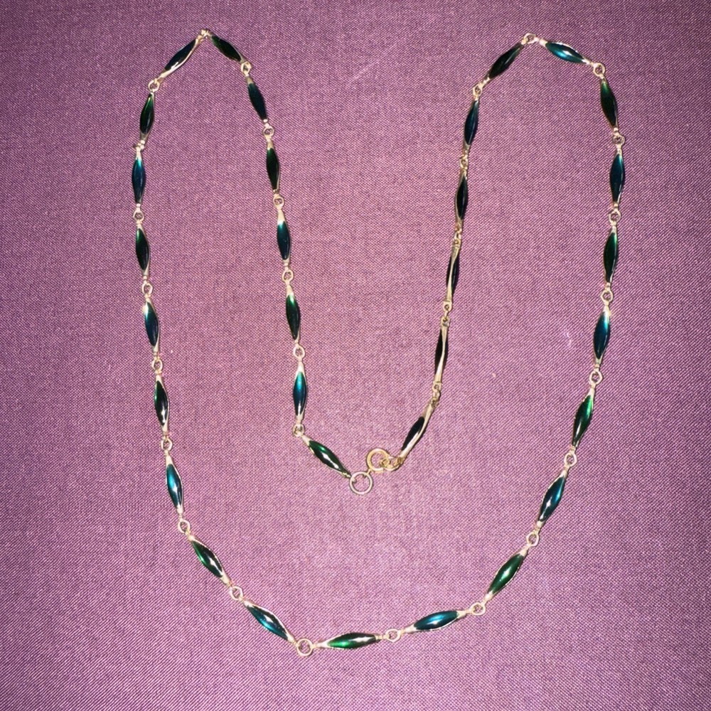 1970’s 26 in gold and green compound filled metal link chain necklace, unsigned