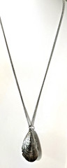 Vintage 1974 Estee Lauder Signed Aliage Mussel Shell Perfume Locket Necklace 23″
