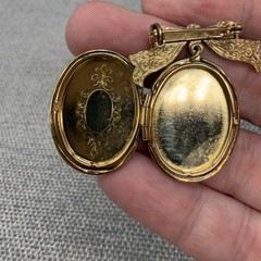 Vintage Brooch Dangle Locket Etched Gold Tone Bow Pin 1.5 Inches