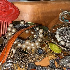 Large Vintage Jewelry Watches Lot So Many Items LQQK