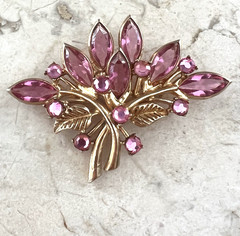 Lovely Vintage Open back Pink Crystal Glass Flower Pin Brooch & Earrings Set