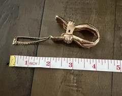 Vintage Hands Sweater Clip, 1940’s 1950’s Glove Clip/Scarf Clip – Rose Gold Tone