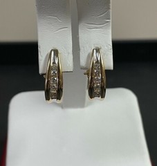 Beautiful 14kt Yellow Gold & .75cttw Diamond Snap Back 20mm Earrings