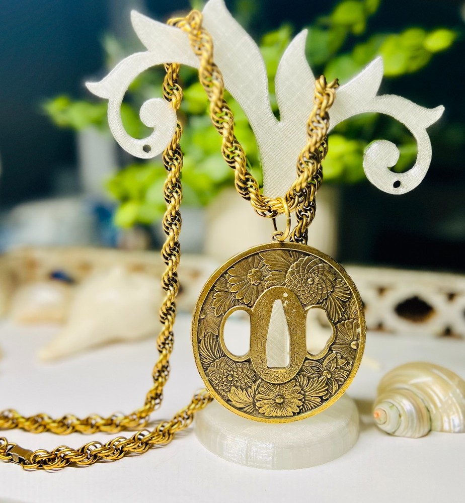 Vintage Alva Museum Replicas Asian Symbols Flowers Long Rope Chain