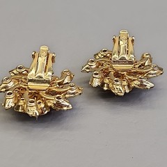 Vintage Judy Lee Rhinestone Earrings Orange Green Pinwheels 1.25″
