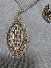 Juliana DeLizza Elster Hematite Necklace And Earrings Silvertone Filigree Mesh