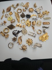 Vintage Costume Jewelry Lot of 50+ Brooches Rhinestone Enamel Floral Hearts Etc