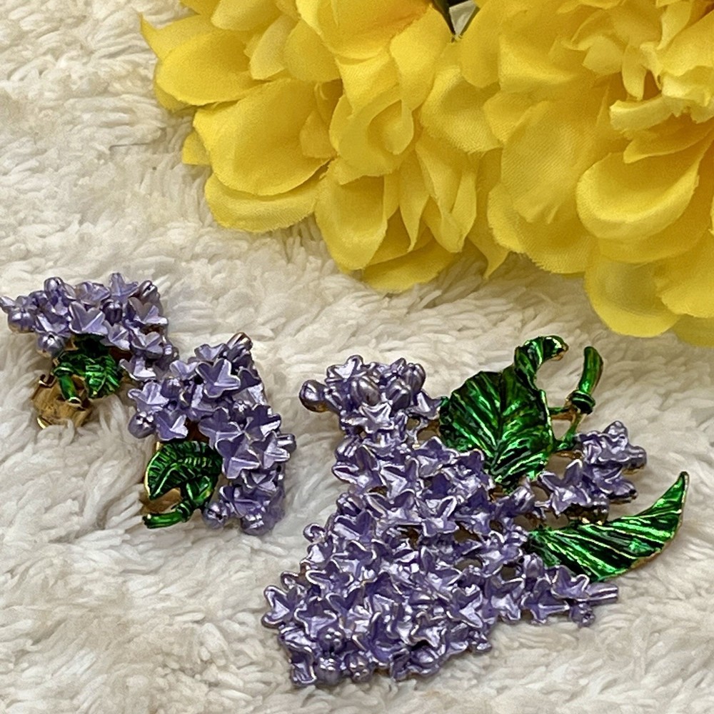 Vintage Lilac Flower Jewelry Set Brooch Clip On Earrings Purple Enamel