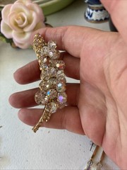 Vintage JULIANA D&E Clear AB Bead Gold Tone Cha Cha Leaf Pin Brooch + 2 Earrings