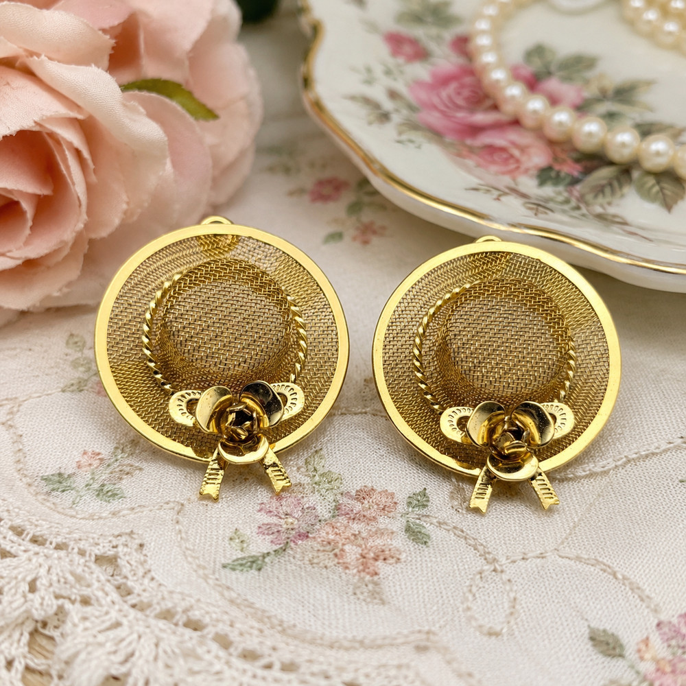 Vintage Gold Tone Mesh Hat Earrings Floral Bow Figural Stud 30mm