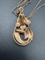 Vintage A&Z 12K GOLD FILLED Flower Pendant Necklace 18 INCH CHAIN 4.9g J57