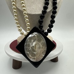 Vintage Mother of Pearl Inlay Black Resin Bicolor Necklace. See pics.