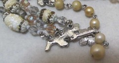 Vtg VENDOME Creamy Beige Sugar Glass Bead Aurora Borealis Crystal 3-Strand Neckl