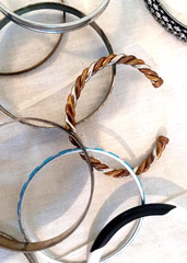 Lot of 21 Bangle Bracelets Mixed Metal Plastic Stackable Fashion Jewelry