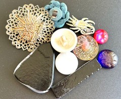 30PC VTG FLOWER PIN craft LOT,Mixed Media FLORAL ART,repurpose,HOLIDAY CRAFTS