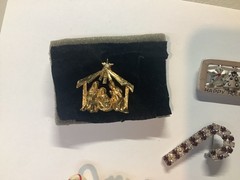 Vintage Lot 8 Christmas Brooch Pins AVON Angel Nativity Tree ROMAN Bow Reindeer