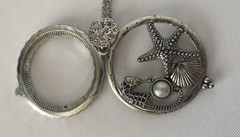 Vintage Silver Tone Seahorse Magnifying Glass Adjustable 16″-17″ Necklace
