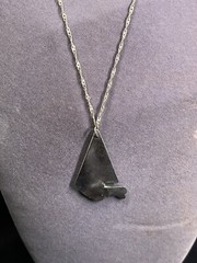 VINTAGE 925 STERLING SILVER MOP INLAYED SAILBOAT PENDANT ON 20” 2MM CHAIN