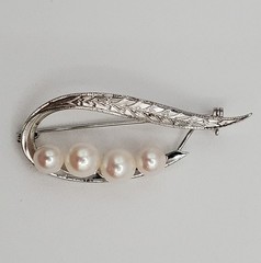 VTG Sterling Silver Brooch 1.75in Leaf Pod 4 Cultured Ivory Pearls MCM 5g Estate
