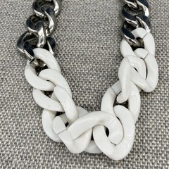 Vintage Link Necklace Silver Tone Metal White Acrylic Chunky Retro Funky