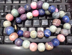 Vtg ESTATE JEWELRY Multicolor Polished Stone Large Bead Barrel Clasp Necklace
