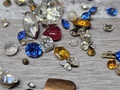Vtg Estate Costume Jewelry Crystals Glass Rhinestones Lot For Repairs Parts G9.1