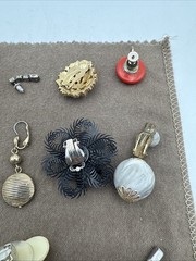 Vintage Jewelry Silver Gold Tone Lot Mismatched Wearable (20 Single Earrings)