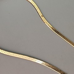 Vintage Trifari Necklace Pink Pendant Gold Tone Herringbone Chain 16.5″
