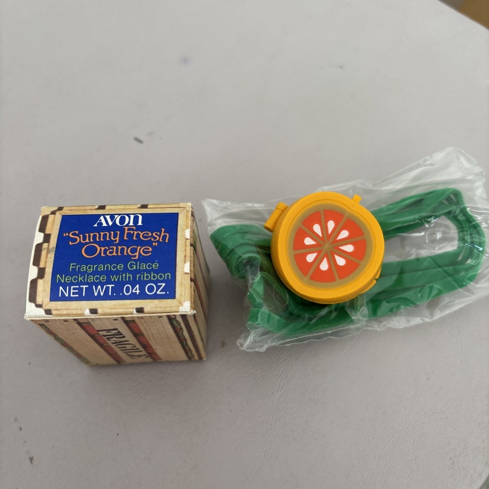 VTG 1974 Avon Sunny Fresh Orange Pin Pal Fragrance Glace Necklace – New In Box