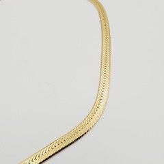 Vintage Gold Tone Herringbone Chain Necklace Classic Fold Over Clasp 18″