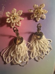 No brand pre-owned 2 pairs of faux pearl cluster and seed bead dangle earrings