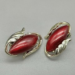 Vintage Burgundy Marquise Cabochon Gold Tone Necklace Clip On Earrings Set