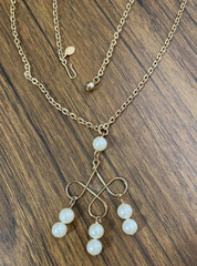 Vintage 70s Avon Pendant Necklace 24 Inch Gold Tone Moonspun Faux Pearl