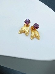 Vintage Purple Rhinestone Clip Earrings Gold Tone Fairy Bug Wings Repousse 3/4″