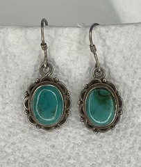 Vintage 925 Sterling Silver 1.25″ Oval Turquoise Scalloped Dangle Wire Earrings