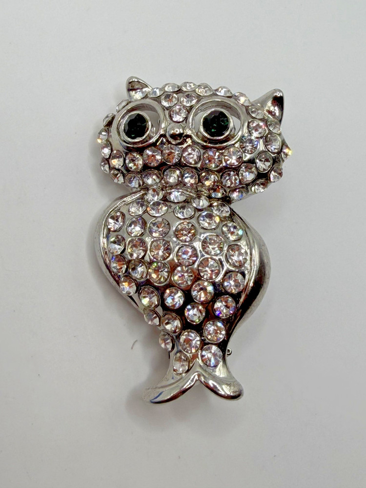 SILVER TONE OWL BROOCH PIN CLEAR RHINESTONE BIRD COSTUME JEWELRY LAPEL VINTAGE