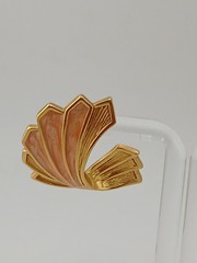 AVON 1990 DRAPED ELEGANCE NECKLACE EARRINGS SET gold-tone peach enamel & lucite