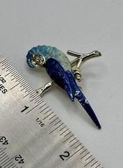 VINTAGE SILVER TONE BROOCH PIN 1.75″ ANIMAL CRYSTAL ENAMEL BIRD PARROT
