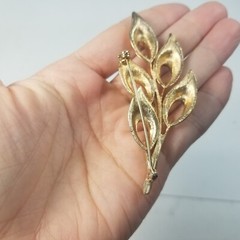 Vintage Brushed Gold Tone Leaf Brooch 3.25″