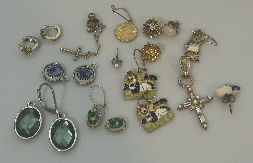 Miscellaneous Vintage Small/Mini Craft Jewelry Lot-Unique Items Charms