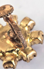 Vintage Austria Champagne & Brown Rhinestone Gold Tone Screw Back Earrings 3/4″
