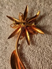 Vintage Copper 4 1/2″ Long Stem Single Flower Floral Etched Brooch Pin