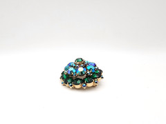 VINTAGE BLUE/GREEN AB RHINESTONE DOMED GOLD TONE JEWELRY PIN/BROOCH NICE QUALITY