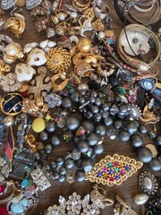 Massive Vintage Jewelry Lot 100’s of Signed Pcs / OVER 500 PCS + Misc 1G bag…