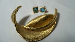 BSK Curled Textured Vintage Brooch Pin Bonus Rhinestone Earrings