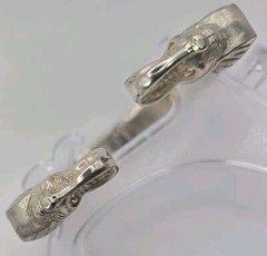 Silver Two Kissing ELEPHANT Heads Clamper Hinged Bracelet (SKU# 1923) BEAUTIFUL!